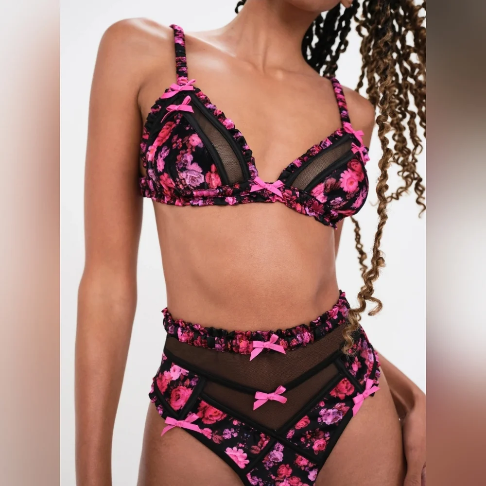 For Love and Lemons X Victoria’s Secret Farrah Bra + Thong set Small‎